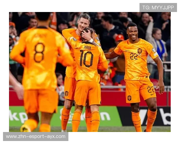 冈崎慎司鱼跃冲顶，皮球应声入网