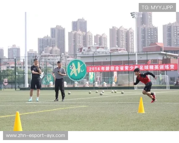 足球俱乐部在青训中推行家长培训提高家庭支持质量,足球训练营的相关情况