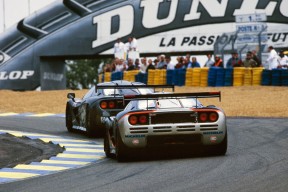 爱游戏网址登录-“简阳文体中心羽毛球赛：选手超高竞技状态，决战激烈”